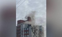 Thành phố vùng biên Nga bị pháo kích, một khu chung cư &apos;bay&apos; mái