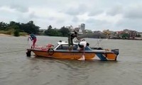 Trượt chân rơi xuống biển, 2 nữ sinh đuối nước tử vong