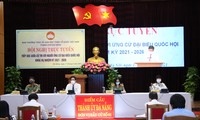 Điểm cầu tại Thành uỷ Đà Nẵng trong buổi tiếp xúc cử tri của 5 ứng viên ứng cử ĐBQH khoa XV đơn vị bầu cử số 1 TP Đà Nẵng. 