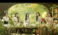 Red Velvet khoe giọng trong MV remake, fan phát hiện SM tung &quot;hint&quot; từ hơn 1 năm trước