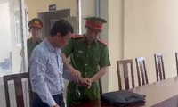 Bắt tạm giam một bác sĩ làm giả giấy khám sức khỏe 