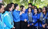Đoàn công tác TPHCM - Vĩnh Long thăm, tặng quà chiến sĩ Mùa hè xanh, Kỳ nghỉ hồng