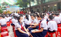 Giám đốc Sở GD&amp;ĐT TPHCM nói về lạm thu: Hiệu trưởng không thể nói không biết