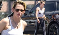 Sao &apos;Chạng vạng&apos; Kristen Stewart ‘quên’ nội y một mình trên phố