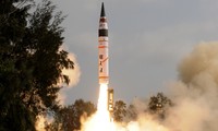 Ấn Độ lắp đầu đạn hạt nhân cho tên lửa Agni-5