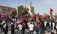 Quân nổi dậy Lybia nhảy múa mừng thắng lợi