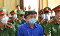 Nguyễn Khắc Đồi tại phiên tòa.