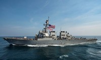 Tàu khu trục Mỹ làm Trung Quốc nổi giận