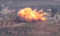 Giây phút nữ dân quân người Kurd bắn nổ xe tăng Thổ Nhĩ Kỳ