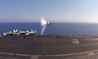 Khoảnh khắc chiến đấu cơ Super Hornet Mỹ phá vỡ tường âm thanh