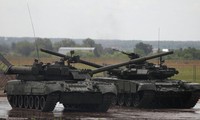 Siêu tăng Armata của Nga phô diễn uy lực