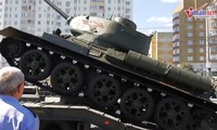 Xe tăng Nga lật nhào trong lễ duyệt binh có ông Putin tham dự