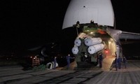 Vũ khí Nga ùn ùn tới Syria vào ban đêm