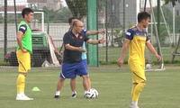 Thầy Park &apos;quát&apos; cầu thủ U23 về cách di chuyển trên sân tập