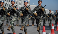 Binh sĩ Trung Quốc tập duyệt binh quốc khánh