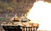 Tăng T-90 quân đội Syria dính tên lửa vẫn &apos;như không&apos;