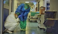 Bên trong bệnh viện tuyến đầu chống virus corona ở tâm dịch Italy