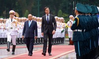 Toàn cảnh lễ đón Thủ tướng Hà Lan Mark Rutte thăm Việt Nam
