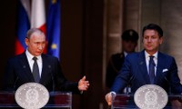 Tổng thống Nga Vladimir Putin và Thủ tướng Italia Giuseppe Conte trong cuộc họp báo chung ngày 4/7 tại Rome. (Ảnh: Reuters)