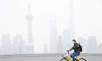 Một ngày ô nhiễm ở TP Thượng Hải, Trung Quốc, năm 2017. (ảnh: Reuters) 