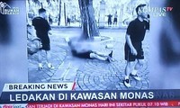 Hình ảnh trên đài truyền hình Indonesia về hiện trường vụ tấn công. (Ảnh: CNA)