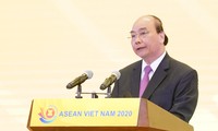 Thủ tướng Nguyễn Xuân Phúc phát biểu tại lễ khởi động. (Ảnh: Như Ý)