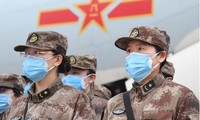 Hơn 10.000 y bác sĩ của quân đội Trung Quốc được điều động đi hỗ trợ dập dịch ở Hồ Bắc. (Ảnh: SCMP)