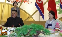 Chủ tịch Triều Tiên Kim Jong Un và Đệ nhất phu nhân Ri Sol Ju. (Ảnh: KCNA)