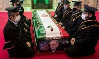 Lễ tang nhà khoa học hạt nhân Iran Mohsen Fakhrizadeh. (Ảnh: Reuters)