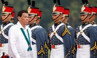 Ông Duterte không cho phép điều tra đội cận vệ vì chuyện tiêm vắc-xin Trung Quốc. (Ảnh: Reuters)