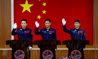 Nhóm 3 phi hành gia được đưa lên trạm vũ trụ của Trung Quốc trong ngày 17/6. (Ảnh: Xinhua)