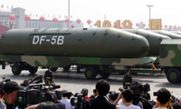 Xe chở tên lửa đạn đạo liên lục địa DF-5B tham gia cuộc diễu binh nhân dịp quốc khánh Trung Quốc năm 2019. (Ảnh: Reuters)