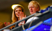 Vợ chồng Thủ tướng Anh Boris Johnson. (Ảnh: AP)