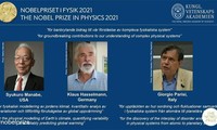 Ba nhà khoa học Syukuro Manabe, Klaus Hasselmann và Giorgio Parisi