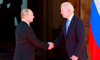 Hai ông Biden và Putin trong cuộc gặp tại Geneva ngày 16/6. (Ảnh: Reuters)