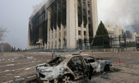 Toà thị chính ở Almaty, Kazakhstan, bị đốt trong làn sóng biểu tình tồi tệ nhất trong lịch sử 30 năm độc lập. (Ảnh: Reuters)