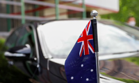 Cờ Úc trên xe của Đại sứ Úc tại Trung Quốc Graham Fletcher ngày 27/5/2021. (Ảnh: Reuters)