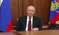 Tổng thống Nga Vladimir Putin được Thượng viện bật đèn xanh để đưa quân vào miền đông Ukraine. (Ảnh: Reuters)