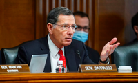 Thượng nghị sĩ John Barrasso là một trong những người trình dự luật cấm urani từ Nga. (Ảnh: Reuters)