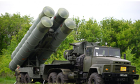 Tổ hợp tên lửa phòng không S-300. (Ảnh: RIA Novosti)