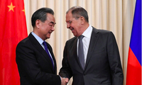 Ngoại trưởng Nga và Trung Quốc trong một dịp gặp. (Ảnh: Xinhua)