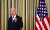 Tổng thống Mỹ Joe Biden khẳng định sẽ viện trợ thêm pháo cho Ukraine. (Ảnh: Reuters)