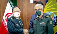 Tham mưu trưởng các lực lượng vũ trang Iran Mohammad Bagheri trong cuộc gặp Bộ trưởng Quốc phòng Trung Quốc Ngụy Phượng Hòa. (Ảnh: EPA)