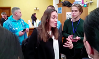 Angelina Jolie thăm nơi ở tạm của những người Ukraine đang chạy trốn xung đột
