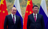 Tổng thống Nga Vladimir Putin và Chủ tịch Trung Quốc Tập Cận Bình trong dịp gặp tại Bắc Kinh hồi tháng 2. (Ảnh: Reuters)