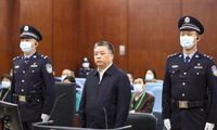Bị cáo Tong Daochi trước toà. (Ảnh: Xinhua)