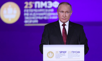 Tổng thống Nga Vladimir Putin phát biểu tại Diễn đàn Kinh tế quốc tế St. Petersburg. (Ảnh: Tass)