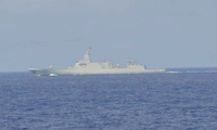 Tàu khu trục Lhasa của Hải quân Trung Quốc xuất hiện trong vùng biển gần Nhật Bản. (Ảnh: BQP Nhật Bản)