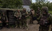 Binh lính Ukraine ở Novopil hồi tháng 5. (Ảnh: NY Times)