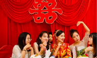 Cô dâu và các phù dâu trong một đám cưới ở Trung Quốc. (Ảnh: Getty)